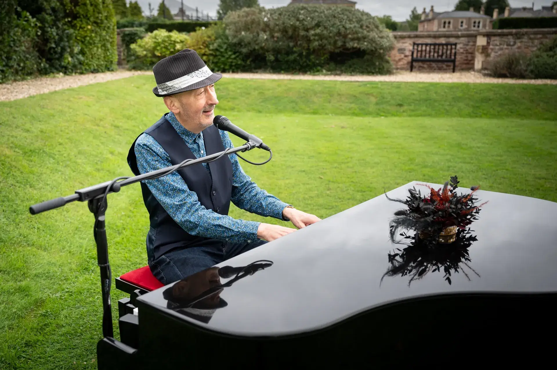 Wedding Singer and Pianist