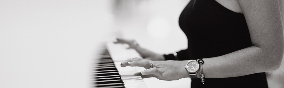 Classical, Jazzy or Modern: Matching Your Personality to the Perfect Wedding Music Style With a Pianist for Weddings